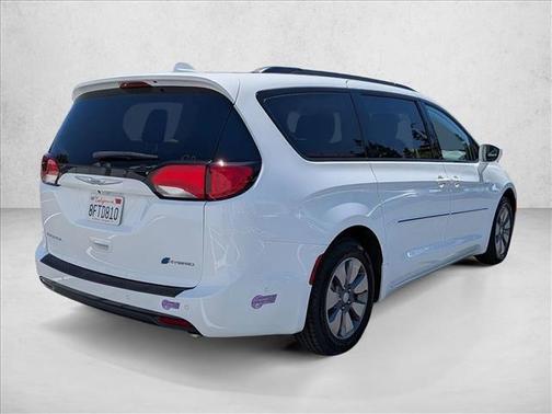 Bright White Clearcoat 2018 Chrysler Pacifica Hybrid Limited