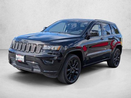 Diamond Black Crystal Pearlcoat 2021 Jeep Grand Cherokee Laredo