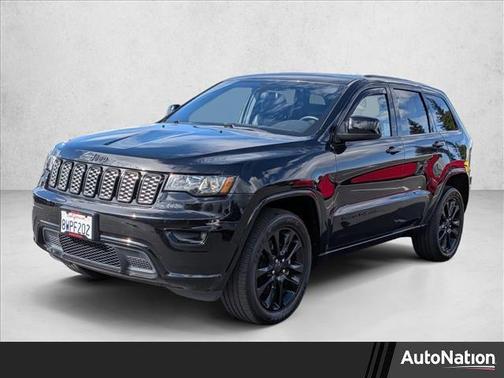 Diamond Black Crystal Pearlcoat 2021 Jeep Grand Cherokee Laredo