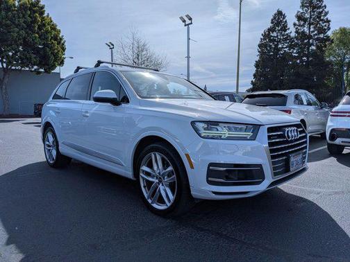 Carrara White 2018 Audi Q7 3.0T Prestige