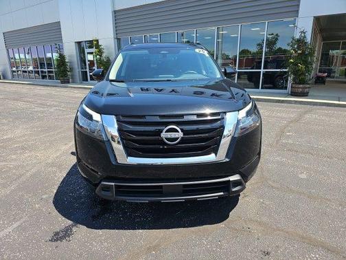 Super Black 2025 Nissan Pathfinder SV 4WD