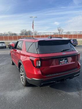 2025 Ford Explorer ST-Line