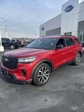 2025 Ford Explorer ST-Line