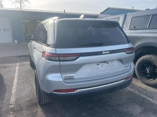 2022 Jeep Grand Cherokee Laredo