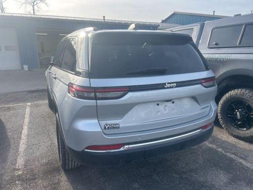 2022 Jeep Grand Cherokee Laredo