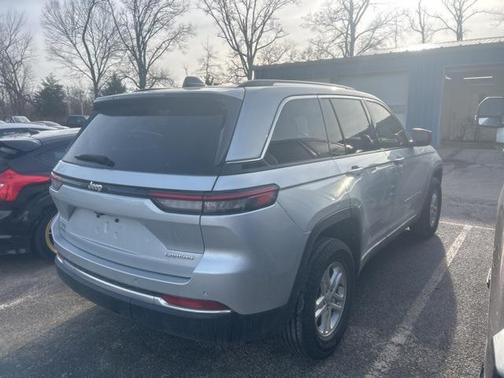 2022 Jeep Grand Cherokee Laredo