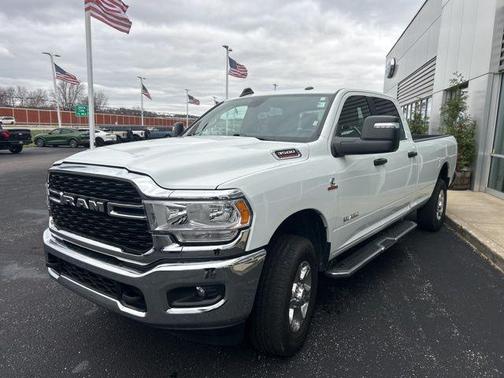 2024 RAM 3500 Big Horn Crew Cab 4x4 8' Box