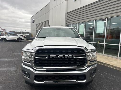 2024 RAM 3500 Big Horn Crew Cab 4x4 8' Box