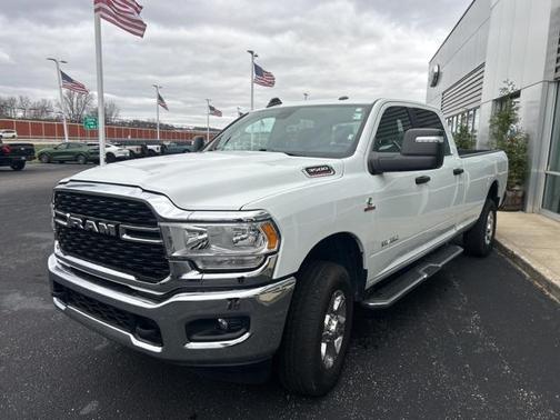 2024 RAM 3500 Big Horn Crew Cab 4x4 8' Box