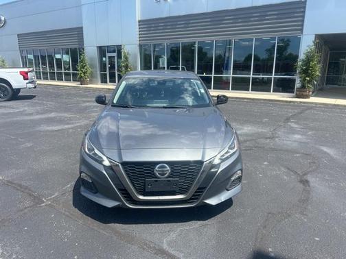 2022 Nissan Altima SR FWD