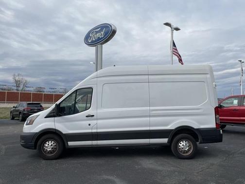 2022 Ford Transit-250 Base