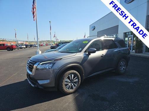 2022 Nissan Pathfinder SL 4WD