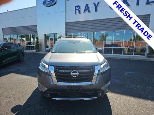 2022 Nissan Pathfinder SL 4WD