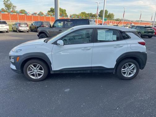 2021 Hyundai KONA SE