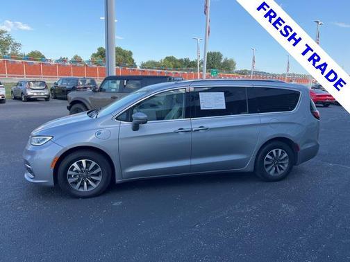 2021 Chrysler Pacifica Hybrid Touring L
