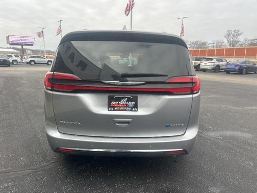 2021 Chrysler Pacifica Hybrid Touring L