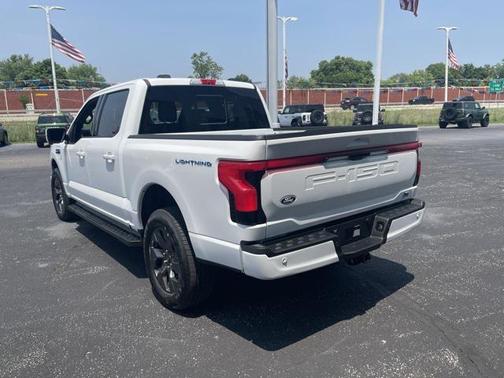 2025 Ford F-150 Lightning LARIAT