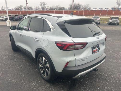 2025 Ford Escape Platinum