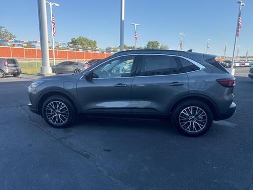 2025 Ford Escape SE