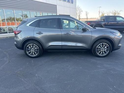2025 Ford Escape SE
