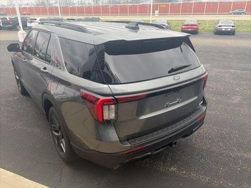 CARBONIZED GRAY METALLIC 2025 Ford Explorer ST-Line