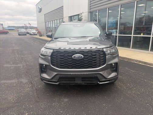 CARBONIZED GRAY METALLIC 2025 Ford Explorer ST-Line