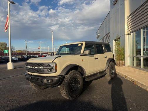 DESERT SAND 2025 Ford Bronco Badlands