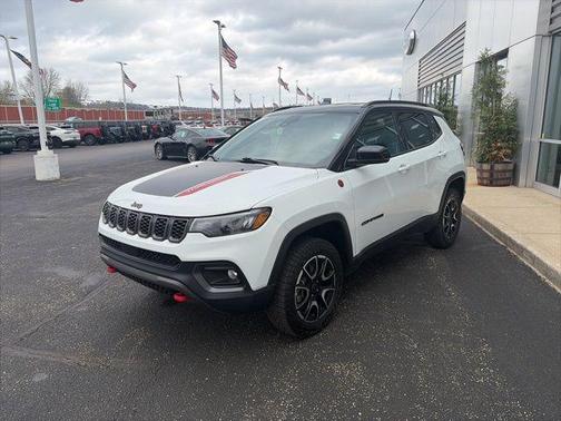 Bright White Clearcoat 2025 Jeep Compass Trailhawk