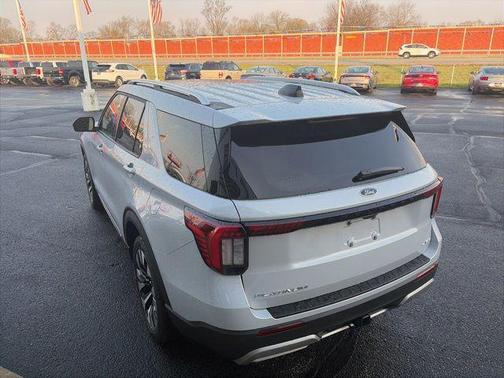 SPACE WHITE METALLIC 2026 Ford Explorer Platinum