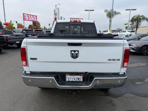 2017 RAM 2500 Laramie Crew Cab 4x4 6'4' Box