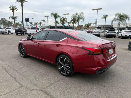 2023 Nissan Altima SR FWD