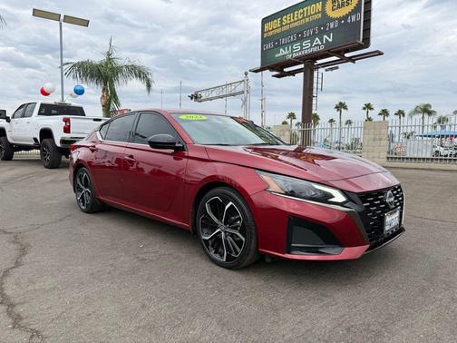 2023 Nissan Altima SR FWD