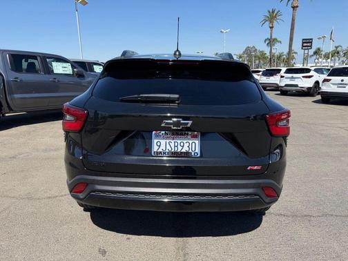 Black Metallic 2024 Chevrolet Trax FWD 2RS