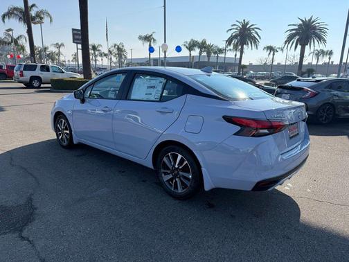 2025 Nissan Versa 1.6 SV