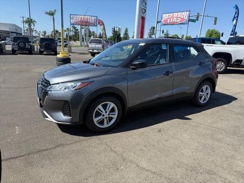 2025 Nissan Kicks S