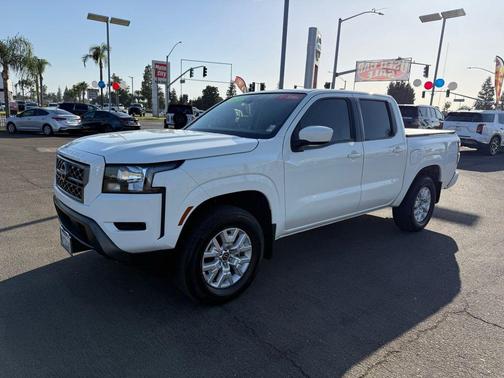 2023 Nissan Frontier SV