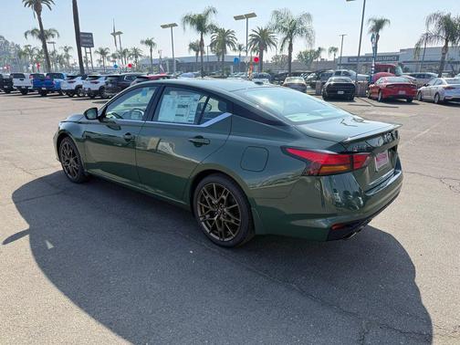 2025 Nissan Altima SR FWD