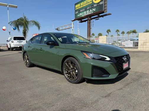 2025 Nissan Altima SR FWD