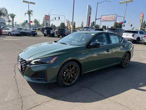 2025 Nissan Altima SR FWD