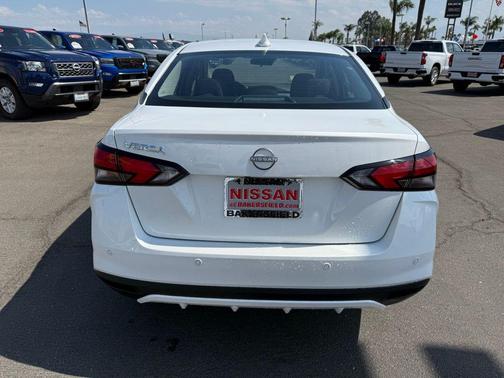 2025 Nissan Versa 1.6 SV