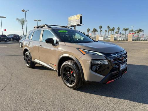 2025 Nissan Rogue Rock Creek