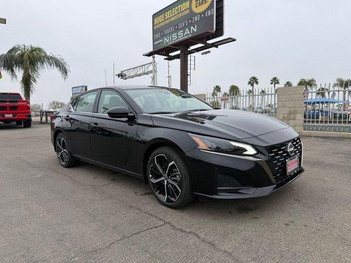 2025 Nissan Altima SR FWD