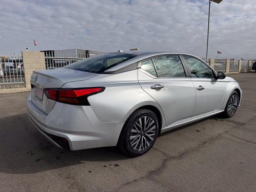 Brilliant Silver Metallic 2025 Nissan Altima 2.5 SV