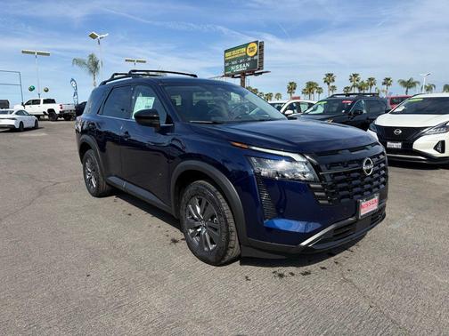 Deep Ocean Blue 2026 Nissan Pathfinder SV