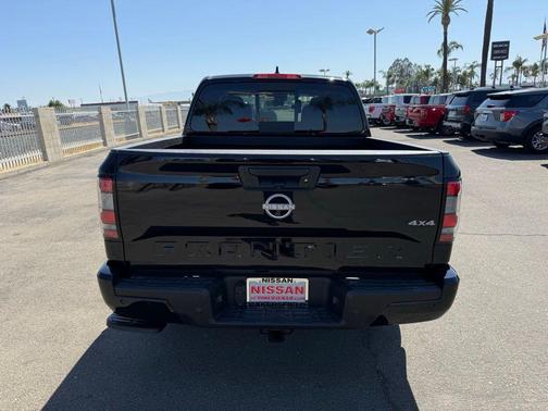 Super Black 2026 Nissan Frontier SV