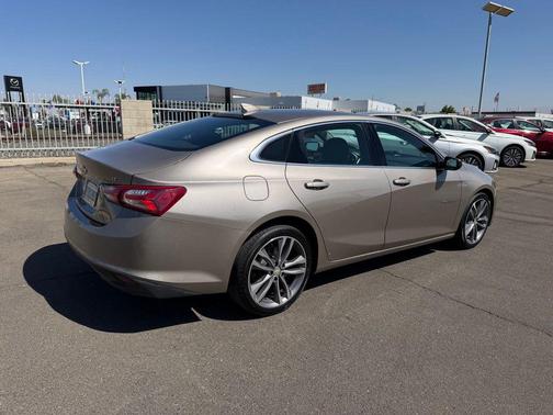 Mineral Gray Metallic 2022 Chevrolet Malibu FWD LT