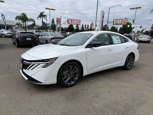 Aspen White Tricoat 2026 Nissan Sentra SL