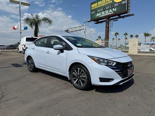 2025 Nissan Versa 1.6 SV