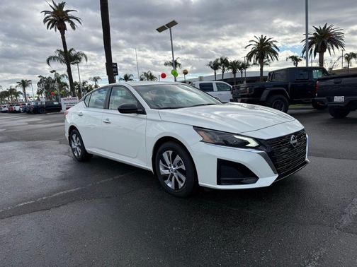 2025 Nissan Altima S FWD