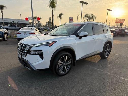 2025 Nissan Rogue SL